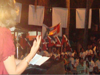 Tizimin: Chary Díaz se compromete con mujeres del municipio