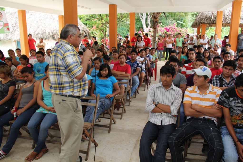 William Sosa se compromete a apoyar a la juventud yucateca