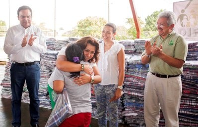 Apoyan con  cobertores a personas  de la capital yucateca