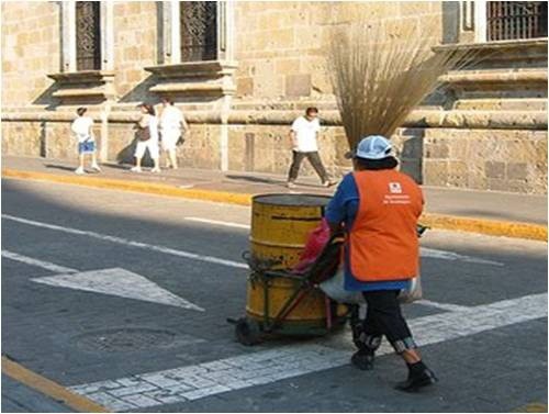 El Ayuntamiento se desentiende de trabajadores de parques y jardines