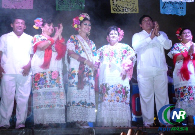 TIZIMIN: Con la tradicional noche de alborada inicia la Feria de Reyes 2014.
