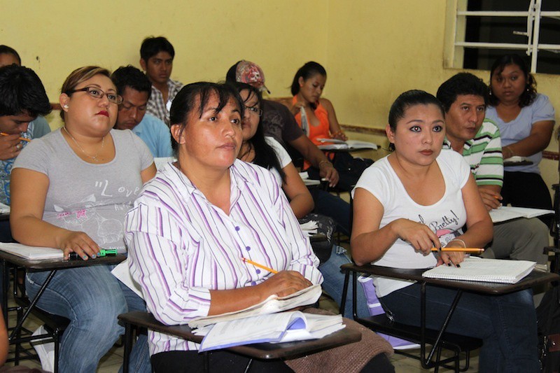 Concluyen más jóvenes la educación básica