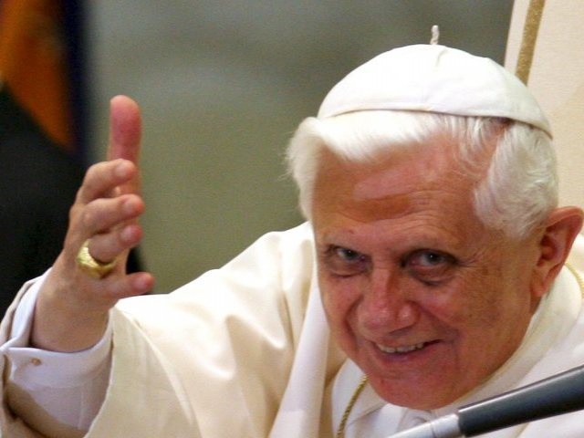 Benedicto XVI cesó a 400 curas por abusos a niños
