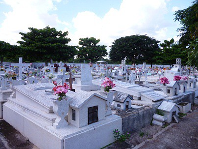 TIZIMIN: Sustos en el cementerio.
