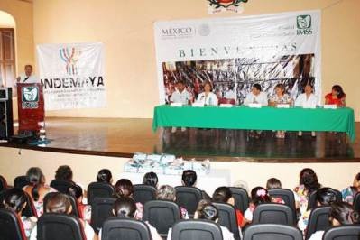 IMSS Yucatán e Indemaya entregan apoyos a parteras voluntarios rurales