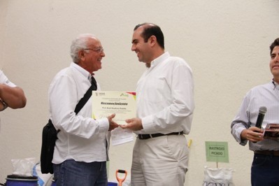 Clausuran taller de agricultura orgánica