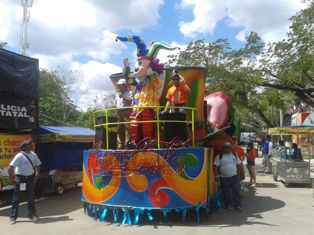 Visitantes desconocen que Plaza Carnaval fue temático