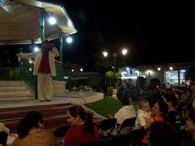 Elogian a las mujeres en el Oriente