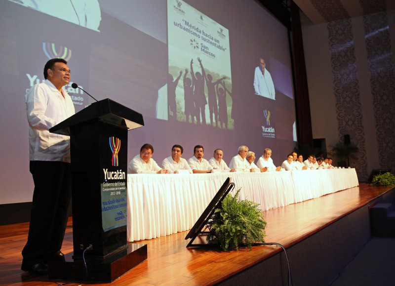 Gobernador inaugura  el foro “Mérida hacia un Desarrollo Sustentable”