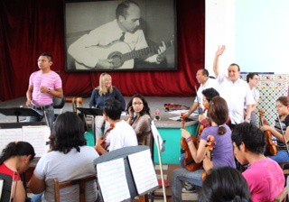 Inicia taller de dirección orquestal para jóvenes