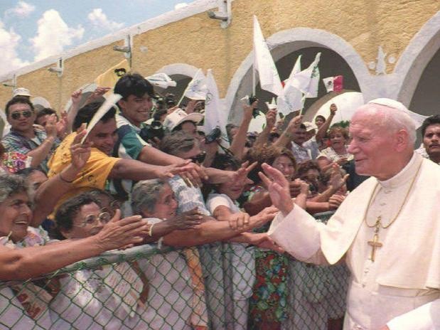 A 9 años de su muerte la imagen del papa viajero está presente en los yucatecos