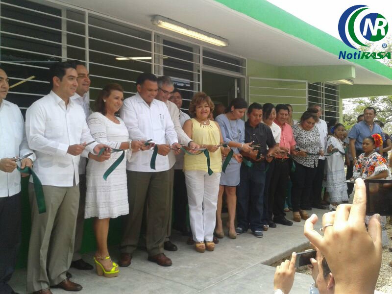 Rolando Zapata inaugura en Susulá un comedor en la escuela "Josefa Ortiz de Dominguez"