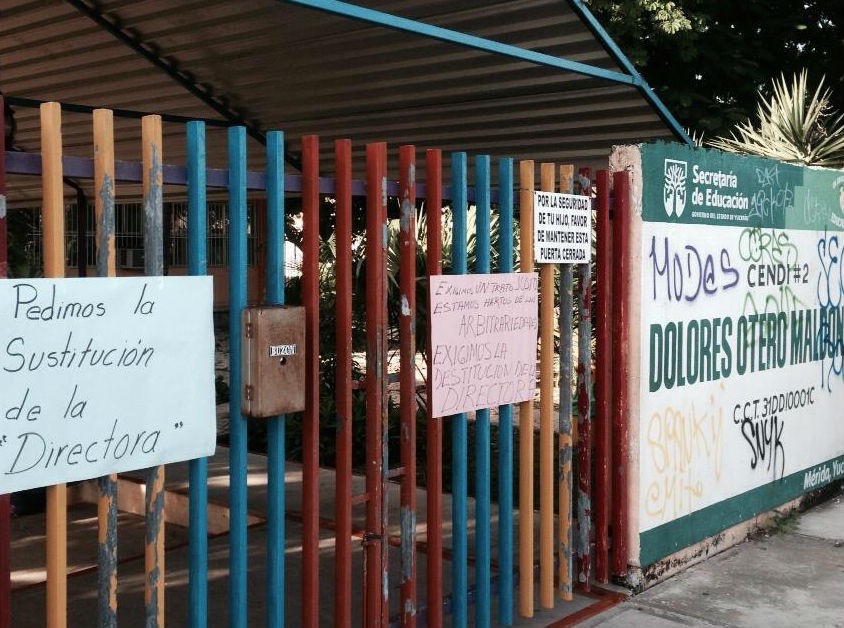Empleados del CENDI numero 2 Dolores Otero Maldonado piden sustitución de la directora 