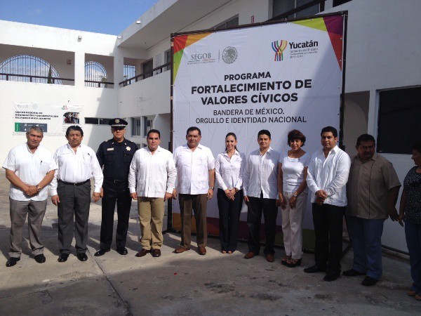 Delegación CDI Yucatán recibe lábaro patrio