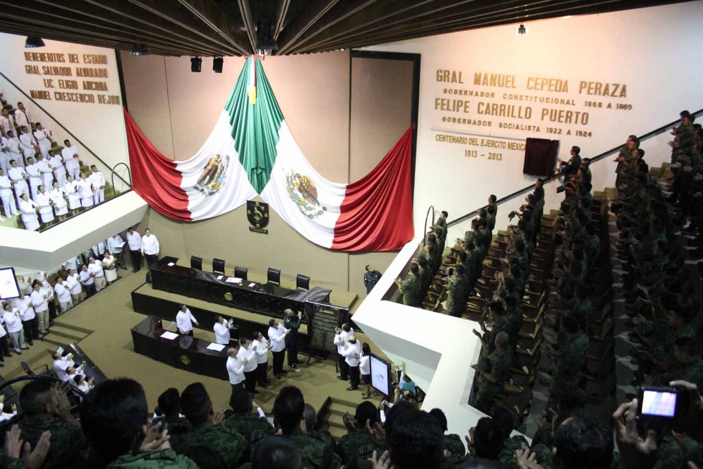 El Centenario del Ejército Mexicano con letras de oro en el Congreso del Estado