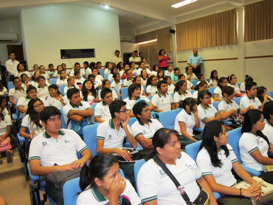 Brindan herramientas para buscar empleo a estudiantes del Cobay