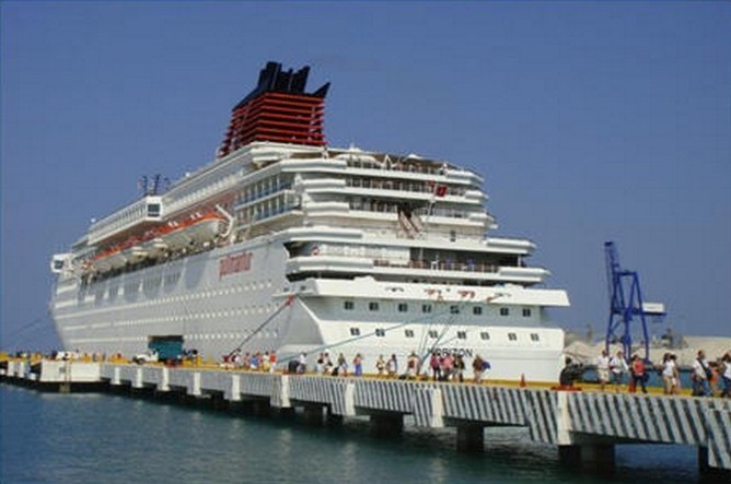 La naviera española Pullmantur arribará a Progreso en 2015 y 2016