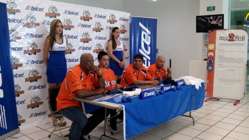 Telcel realizó una firma de autógrafos con los Leones de Yucatán