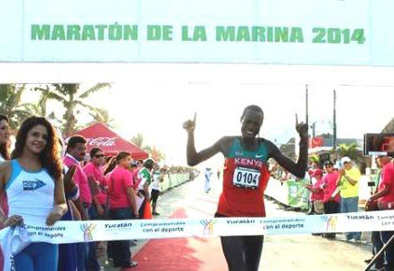 Triunfa la aplanadora keniana en el Maratón de la Marina