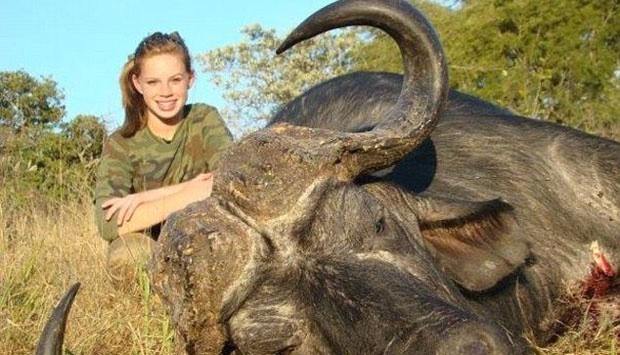 Facebook decide eliminar las fotos de la joven cazadora