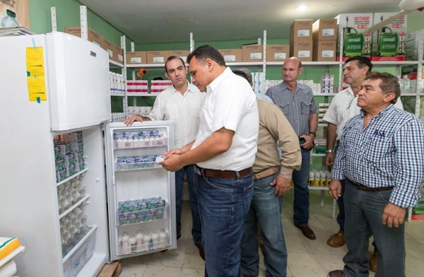 Inaugura Gobernador farmacia de la UGRY