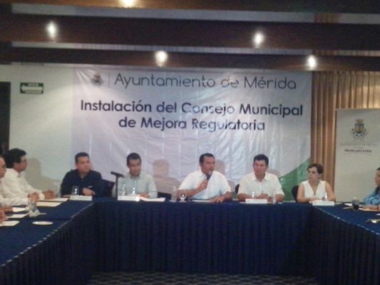 Instalan el Consejo Municipal de mejora regulatoria de Mérida