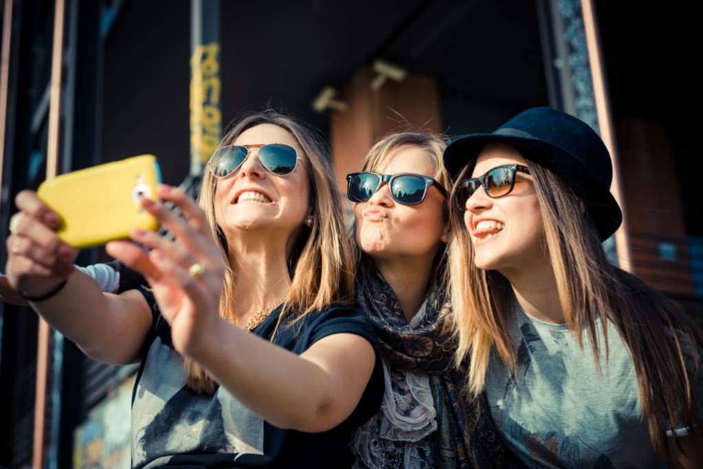 Las "selfies grupales" son llamadas "usie"