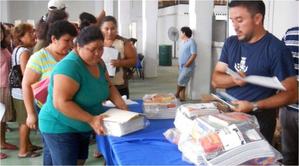 El Ayuntamiento de Mérida entregó 3,350 paquetes escolares