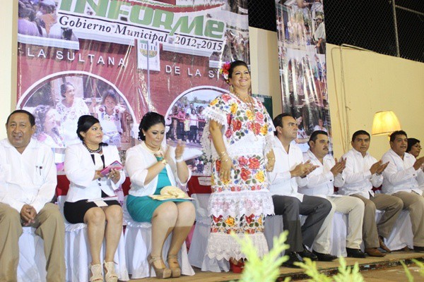  La alcaldesa de Tekax Carmen Navarrete Navarro rinde su Segundo Informe de Gobierno