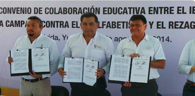 Suman esfuerzos para abatir el analfabetismo en Yucatán