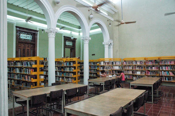 Con nuevos servicios las bibliotecas se niegan a desaparecer