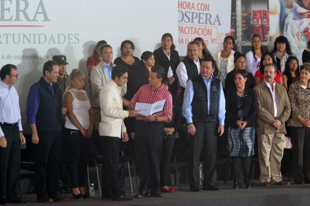 Firma Enrique Peña Nieto el decreto para crear el programa Prospera