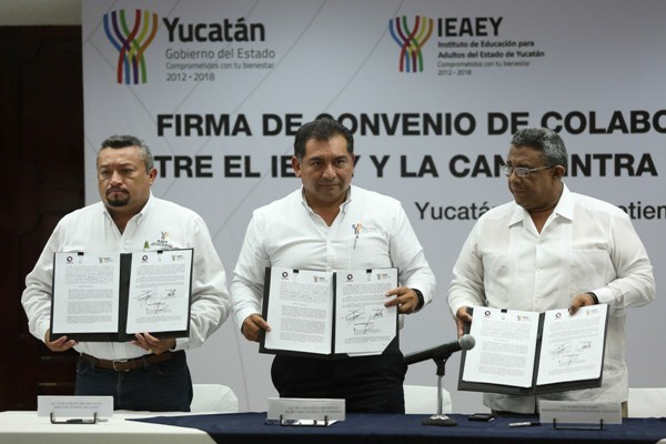 Promueven erradicación del rezago educativo en Yucatán