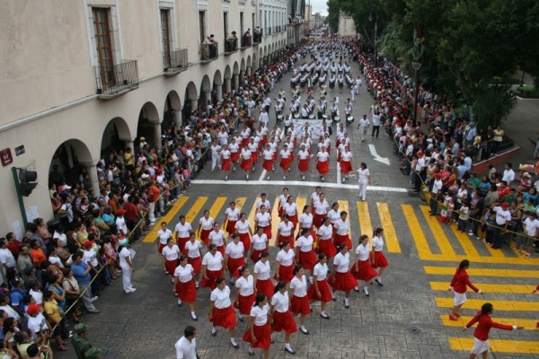 En el desfile de independencia participarán más de 3 mil estudiantes