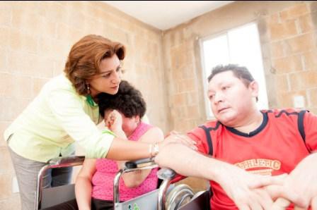 DIF Yucatán otorga casa a hermanos con discapacidad