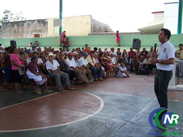 Abuelitos de Tizimín reciben información sobre sus derechos