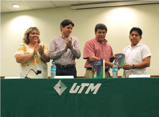 Presentan un libro maya-español a estudiantes de la UTM