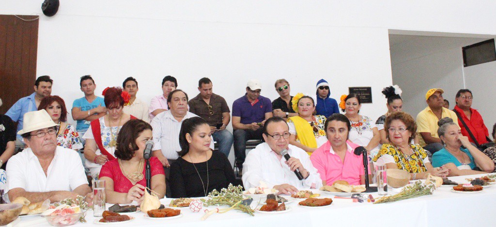54 municipios participarán en la muestra de altares en la  "Plaza Grande" de Mérida