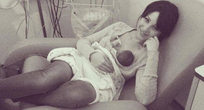 Facebook cancela foto de bebé prematuro tomando pecho