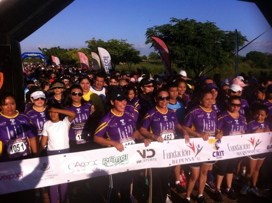 Adalid Díaz y Patricia Pacab ganan la xarrera "Corriendo con el Corazón" que organizó el CRIT-Yucatán