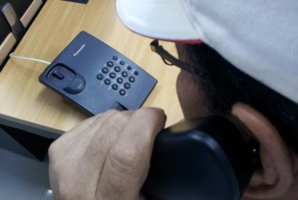 Más de 100 llamadas falsas reciben los números de emergencia al día