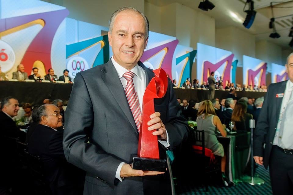 Arturo Laris Rodríguez recibe el premio Antena CIRT 2014