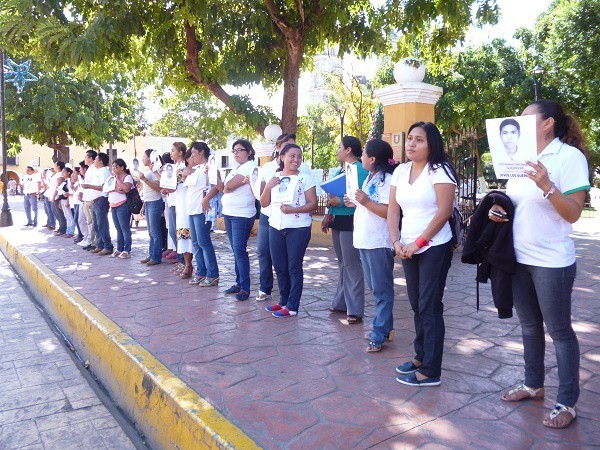 Magisterio de Valladolid protesta por caso Ayotizinapa