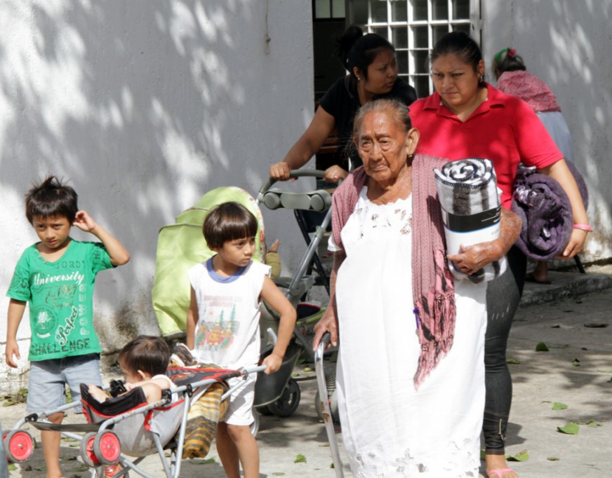  Inicia la entrega cobertores del programa "Cobijón" 2014