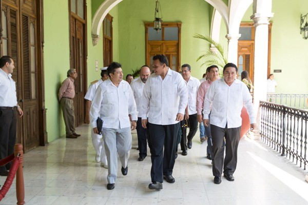 Toma protesta nueva directiva del Consejo de Notarios de Yucatán 2015-2016