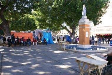 El Ayuntamiento instalará puestos temporales con agua y luz durante los trabajos de rehabilitación de los mercados