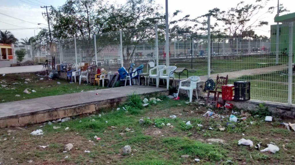 Innecesario poner sillas en las escuelas para separar lugar Innecesario poner sillas en las escuelas para separar lugar