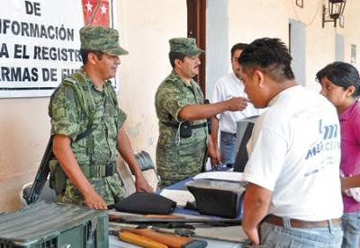 Invitan a cambiar sus armas