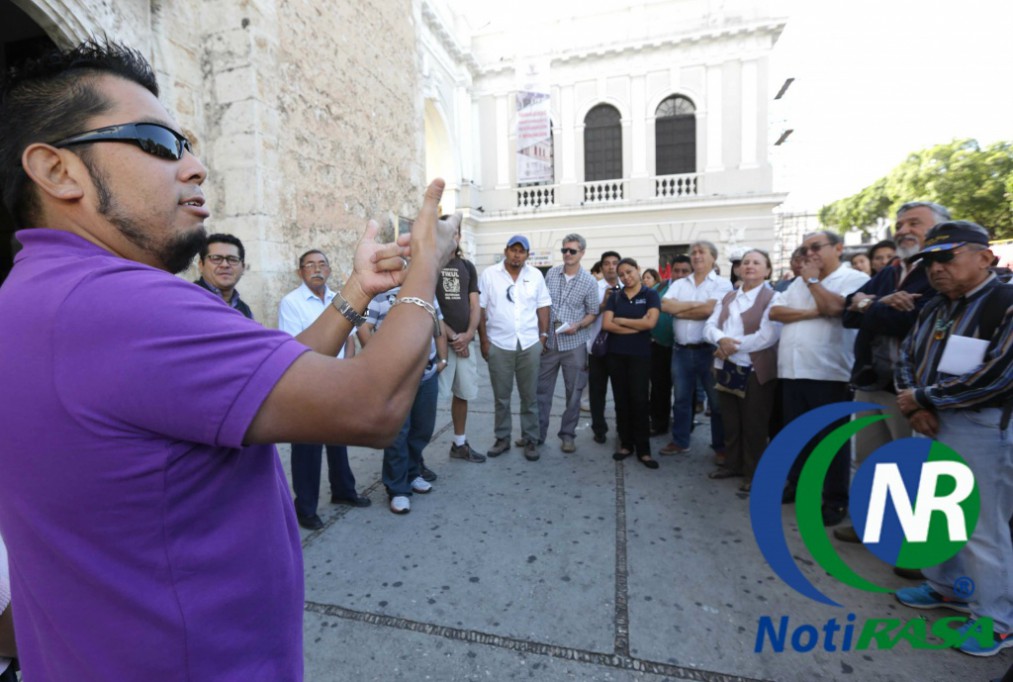 El ayuntamiento mejora la atención a turistas con limitaciones auditivas
