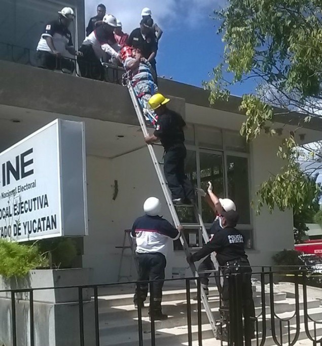 Se electrocuta un pintor en el INE